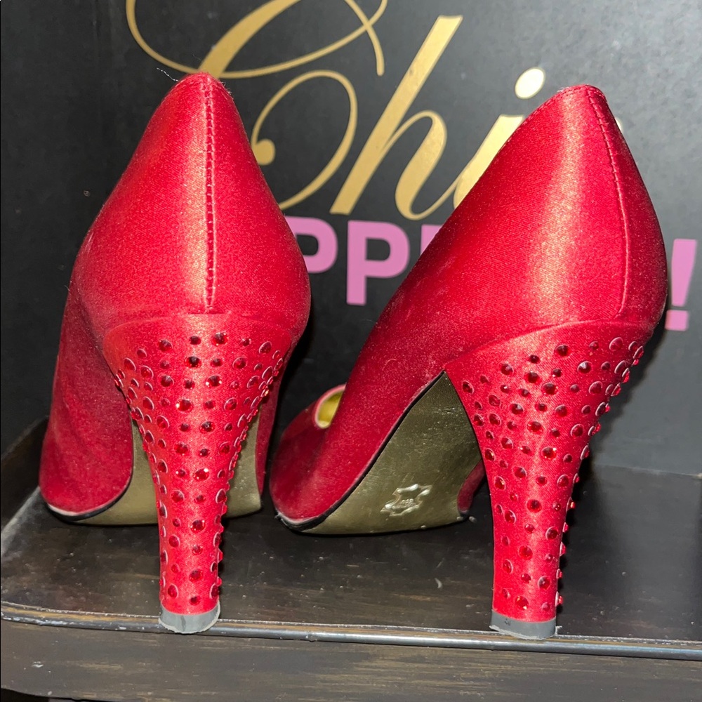 J. Renee Luxe Red Pumps!